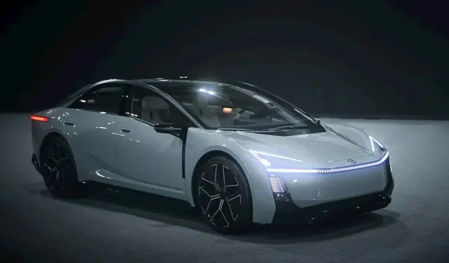 DÜNYANIN EN ÇOK SATAN MODELİ TOYOTA COROLLA, 2028'DE İLK KEZ TAM ELEKTRİKLİ MOTORUYLA GELİYOR!