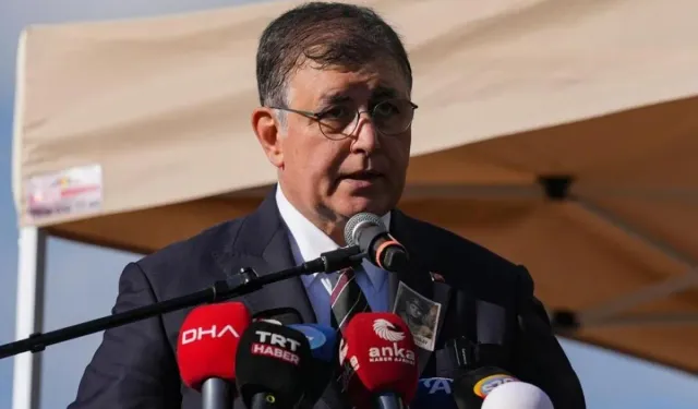 Cemil Tugay AK Parti'ye Neden Katıldı? İzmir Büyükşehir Belediye Başkanı'nın İstifa Gerekçesi Ne? Siyasi Transferin Perde Arkasında Ne Var?