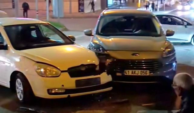Batman’da Köprülü Kavşakta Kaza! İki Otomobil Çarpıştı