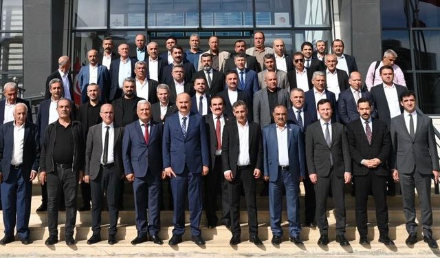 Batman’da Muhtarlar Günü Programı: Vali Canalp Muhtarlarla Buluştu