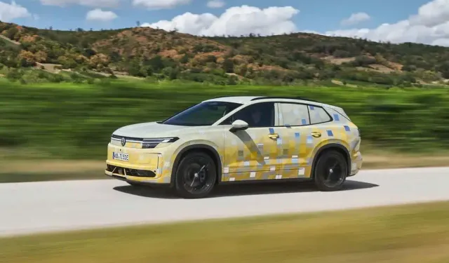 VOLKSWAGEN KAFALARI KARIŞTIRAN SAYILARI ÇÖPE ATTI! ID.4 GİDİYOR, HUZURLARINIZDA YENİ ID. TIGUAN!