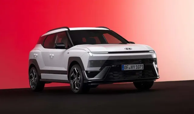 Yeni Hyundai Bayon Baştan Aşağı Yenilendi! Büyüdü, Hibrit Motor Seçeneği Kazandı