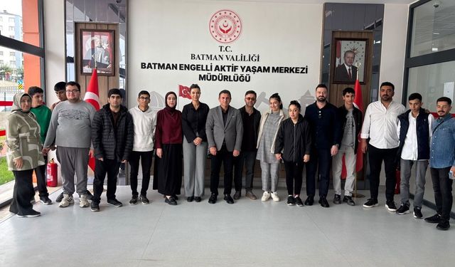 Batman’da Özel Öğrencilerden Engelli Aktif Yaşam Merkezi Ziyareti