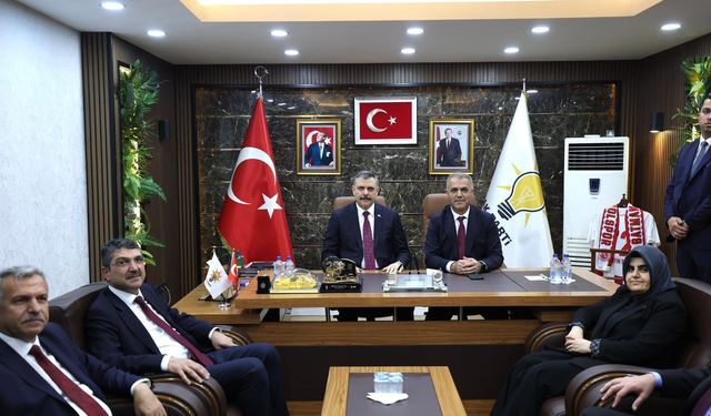 Bakan Çiftçi, AK Parti İl Başkanlığında teşkilatla buluştu