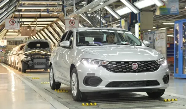 OTOMOBİLDE RENK DEVRİMİ: 2026’NIN İLK 8 AYINDA GİRİŞ YAPAN 600 BİNİ AŞKIN ARAÇTA GRİ RÜZGARI!