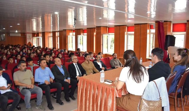 Öğrencilere Avrupa’nın kapıları açıldı