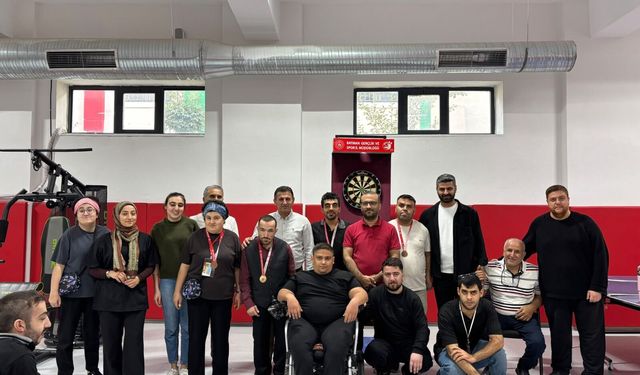 Özel Bireyler Dart Turnuvasında Hünerlerini Sergiledi