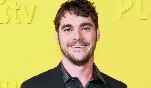 RJ Mitte Gerçekten Engelli mi? Breaking Bad Walter Jr. Hastalığı Ne? Serebral Palsi mi?