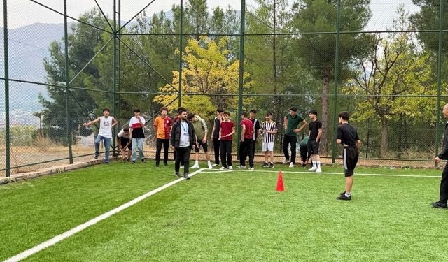 Sason’da Cumhuriyet coşkusu atletizm pistine taşındı