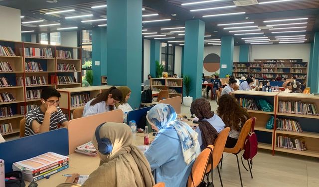 Sason’da Hem YKS’ye Hem Okuma-Yazmaya Destek