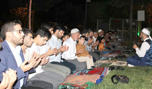 Filistin için eller semaya, gönüller duaya açıldı