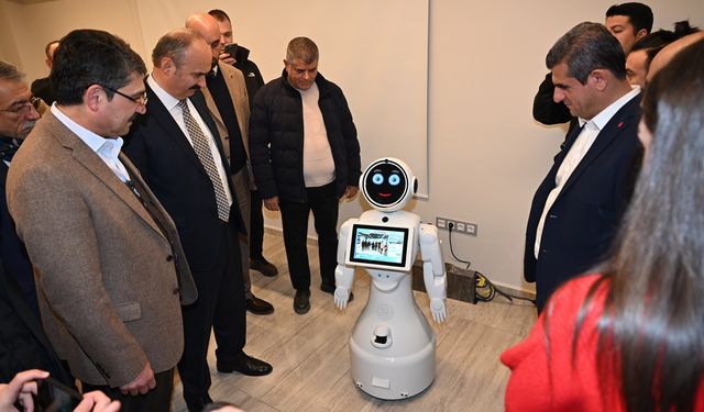 Necat Nasıroğlu Vakfı’ndan Robot Eğitimi