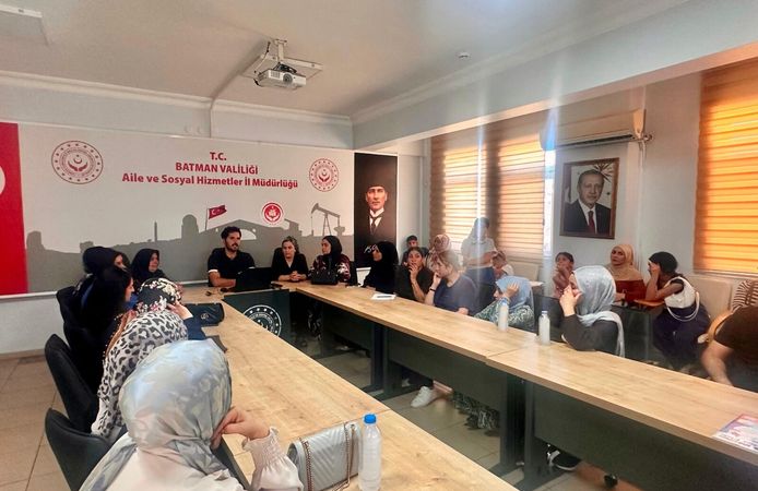 Batman’da Teknoloji Bağımlılığına Karşı Ailelere Dijital Farkındalık Eğitimi