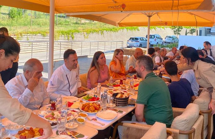 Gazeteciler Chef Deham’da Kahvaltıda Buluştu