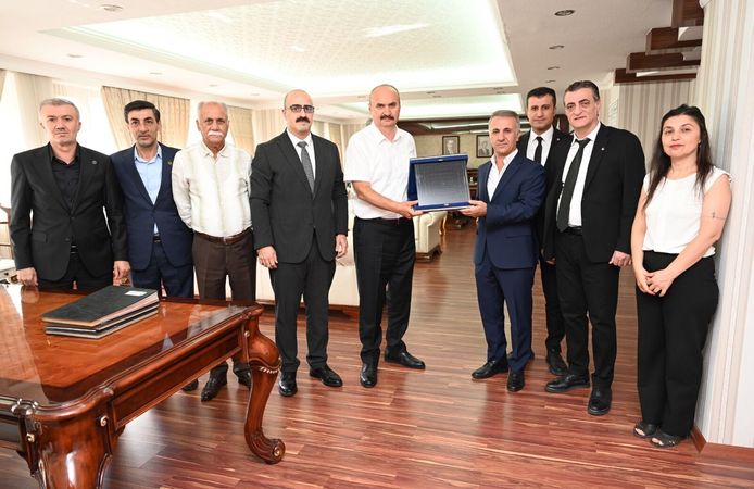 Ahilik Haftası Kutlama Komitesinden Vali Canalp’e Ziyaret
