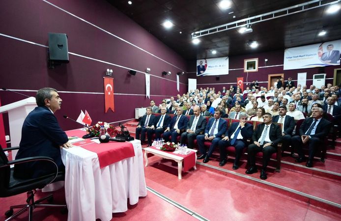 Batman’da Bakan Tekin Okul Müdürleriyle Bir Araya Geldi