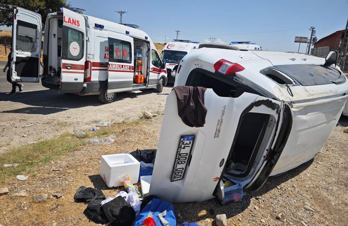 Batman’da Hafif Ticari Araç ile Otomobil Çarpıştı: 7 Yaralı