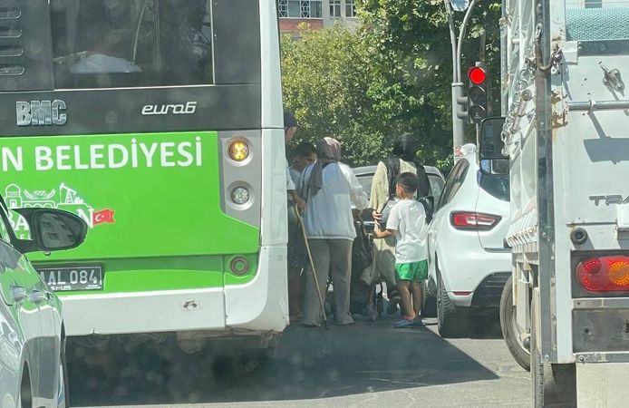 Batman’da Kırmızı Işıkta Tehlikeli Durak