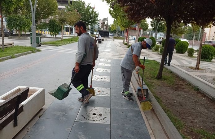 Kent Genelinde Hummalı Temizlik Çalışması