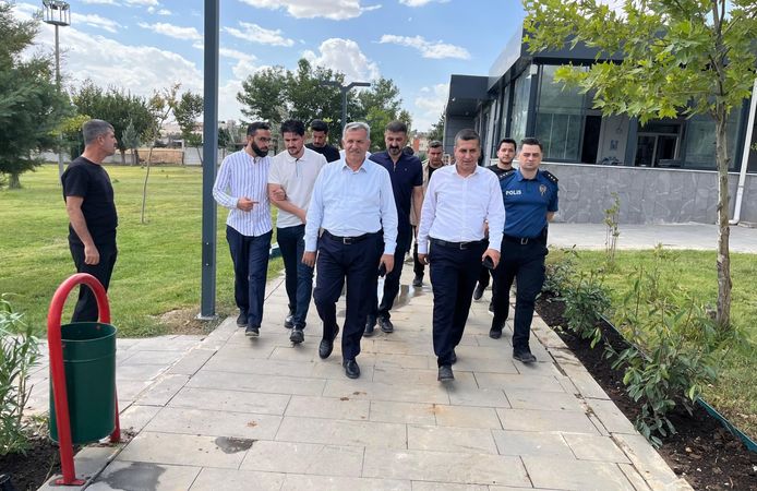 Kozluk Kent Parkı tamamlandı! Kaymakam ve Başkan sahada inceledi