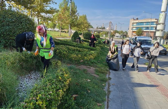 Sonbahar Temizliği Başladı: 75 Personel Sahada