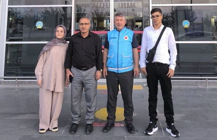 Umre Ödülünü Kazanıp Kutsal Topraklara Uğurlandılar