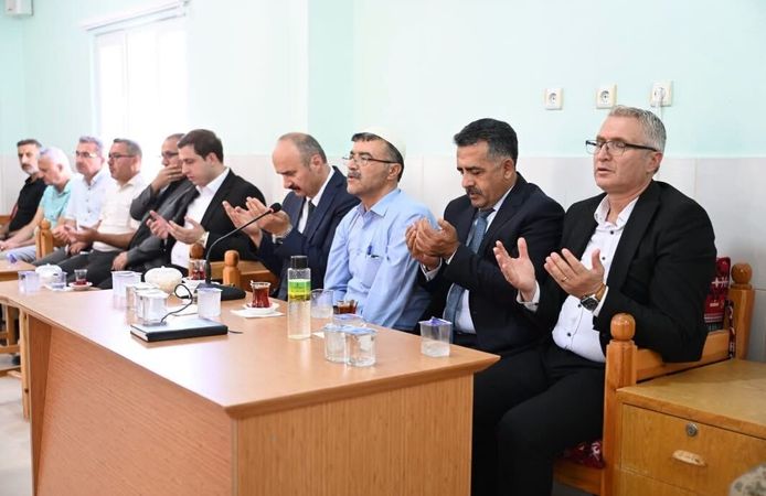Vali Canalp’ten Merhum Hamit Aydın’ın Ailesine Taziye Ziyareti