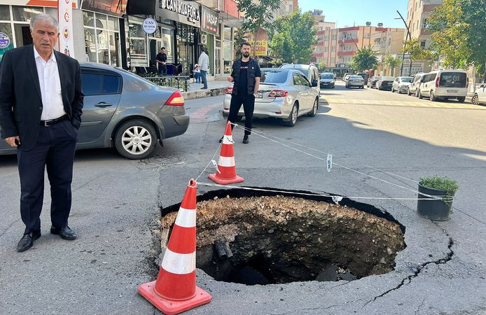 2 Metrelik Göçük Korkuttu