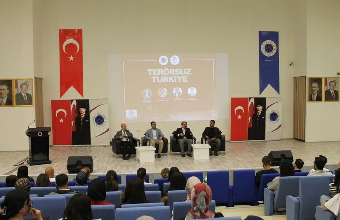 Batman Üniversitesinde “Terörsüz Türkiye” Paneli