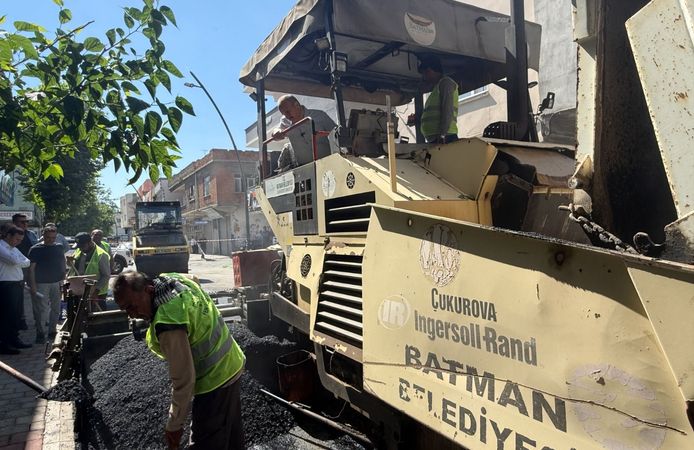 Batman’a Afet Kapsamında Asfalt Desteği