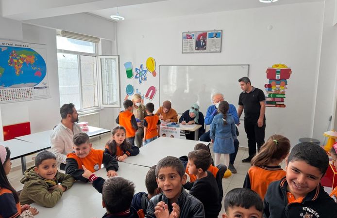 Bıçakçı İlkokulu’nda Miniklere Ağız ve Diş Sağlığı Eğitimi