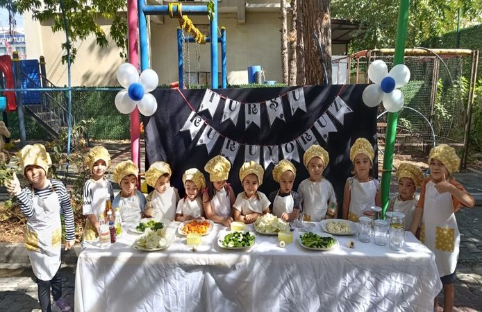 Miniklerden Turşu Yapımı Etkinliği