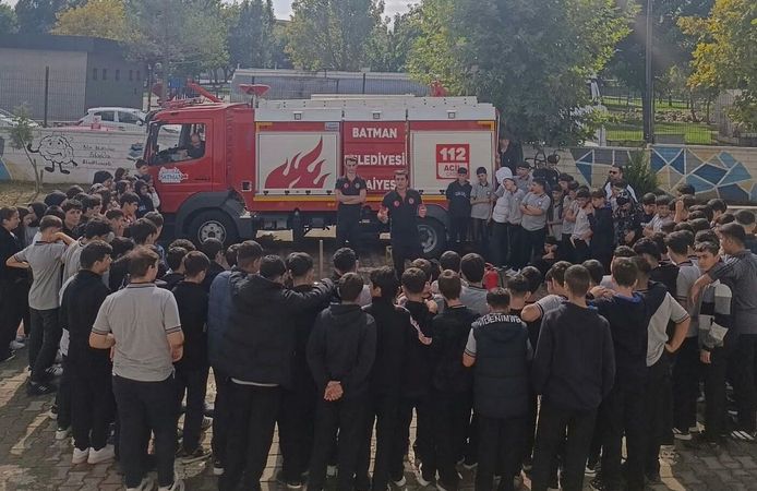 Öğrencilere afet eğitimi: İtfaiye ekipleri okullarda!