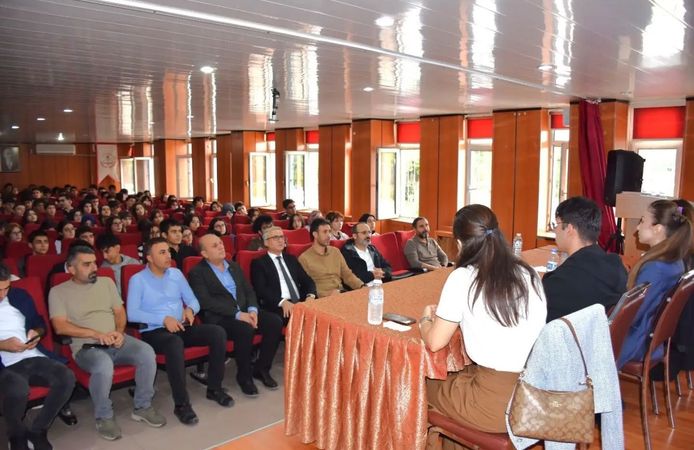Öğrencilere Avrupa’nın kapıları açıldı