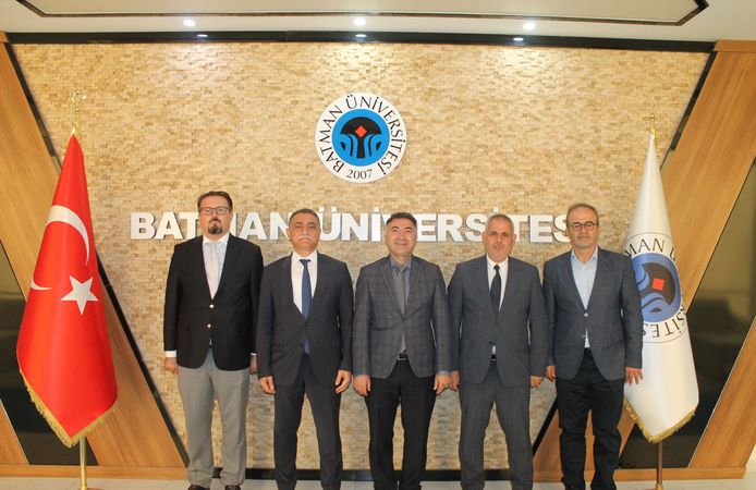 PROF.DR. KARAHOCAGİL’DEN REKTÖR DEMİR’E ZİYARET