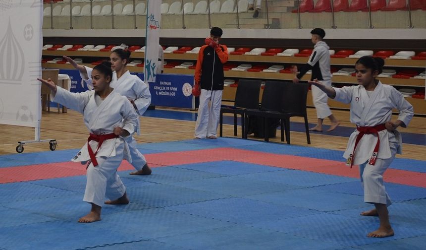 Karate Grup Müsabakaları Sona Erdi