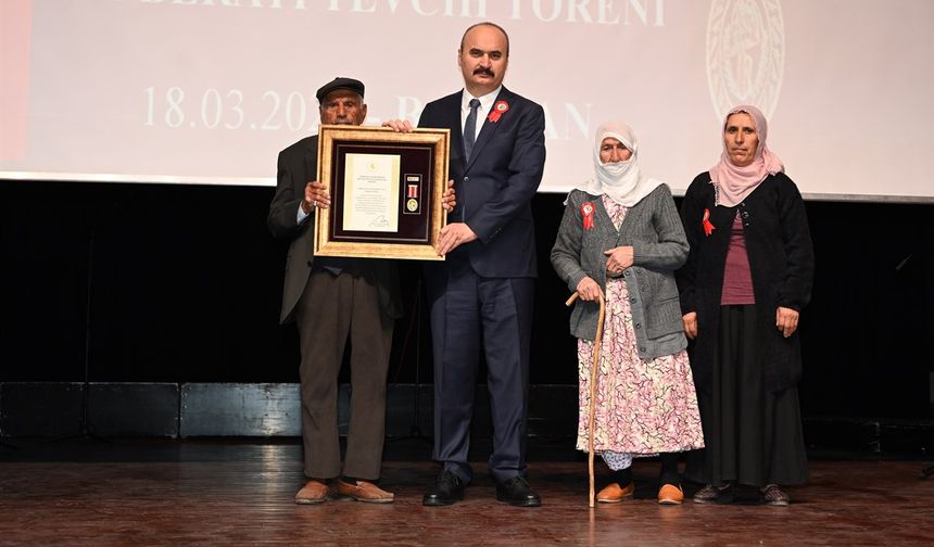 Şehit Ailelerine Devlet Övünç Madalyası Verildi