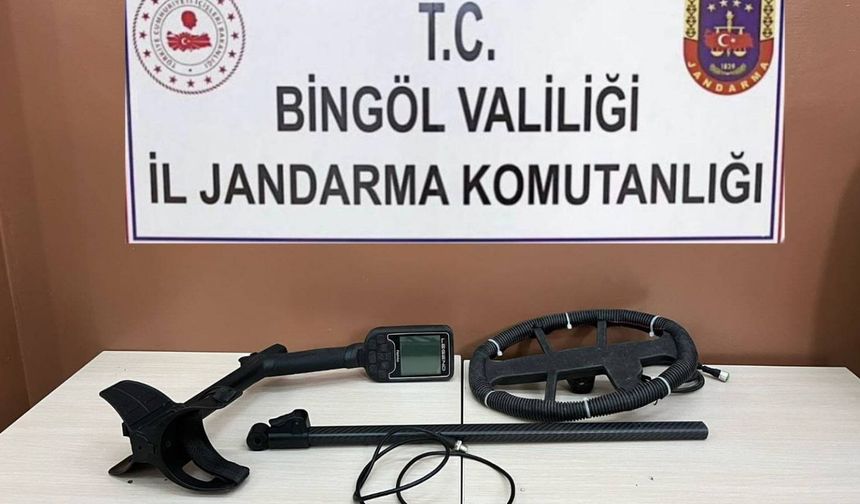 Kaçak define arayan şahıs jandarma tarafından yakalandı