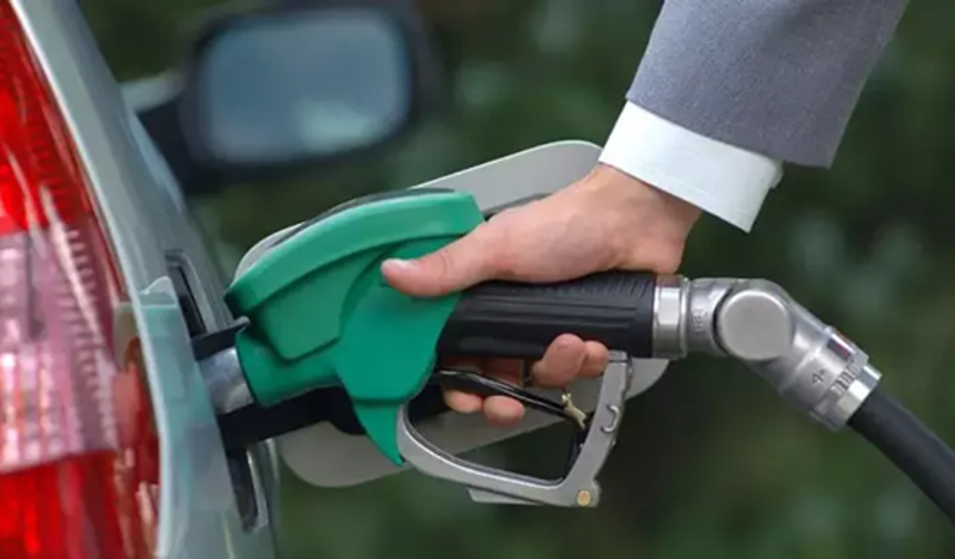 Akaryakıta Zam Geldi: Benzin ve Motorin Fiyatları Yükseldi