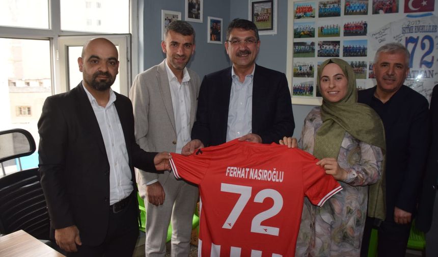 Nasıroğlu’ndan İşitme Engelliler Spor Kulübü’ne Anlamlı Ziyaret