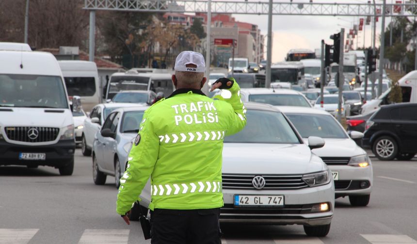 Trafik kurallarına uymayan hayatını riske atıyor