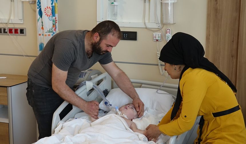 25 Aylık Ayaz Ölümle Yarışıyor: Ailesi 1,5 Yıldır Sevk İçin Umut Arıyor!"