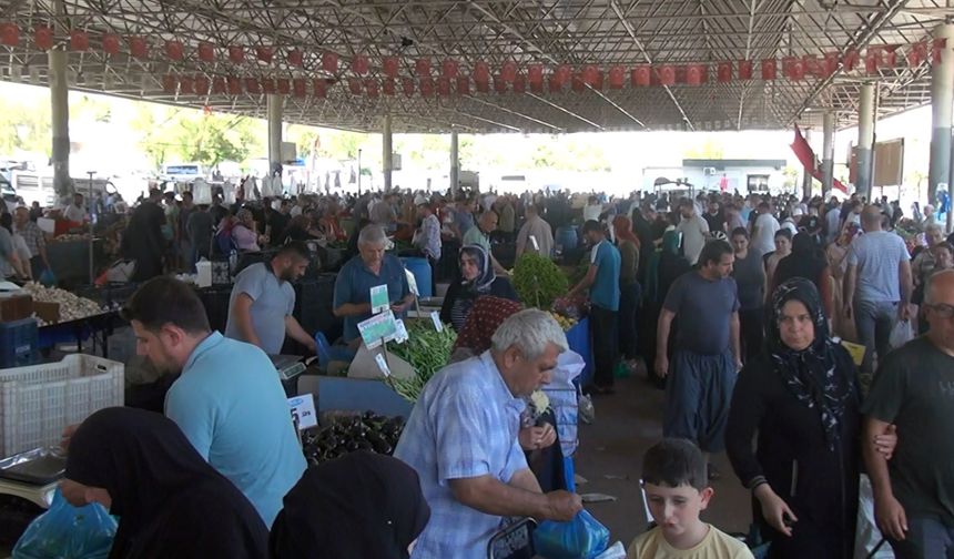 Pazarcı esnafı: Hem biz hem de vatandaş mağdur