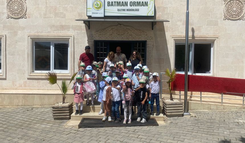 Hürriyetli Öğrencilerden Ormanlara Destek