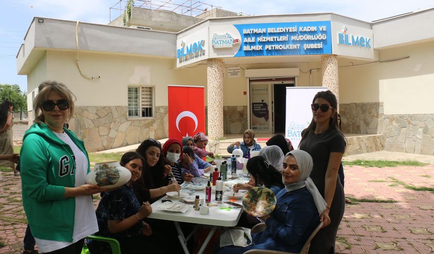 Anneler Günü’ne Özel Atölyede Geri Dönüşümle Sanat Buluştu