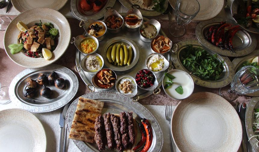 Bayram sofrası lezzetli olduğu kadar dengeli de olmalı