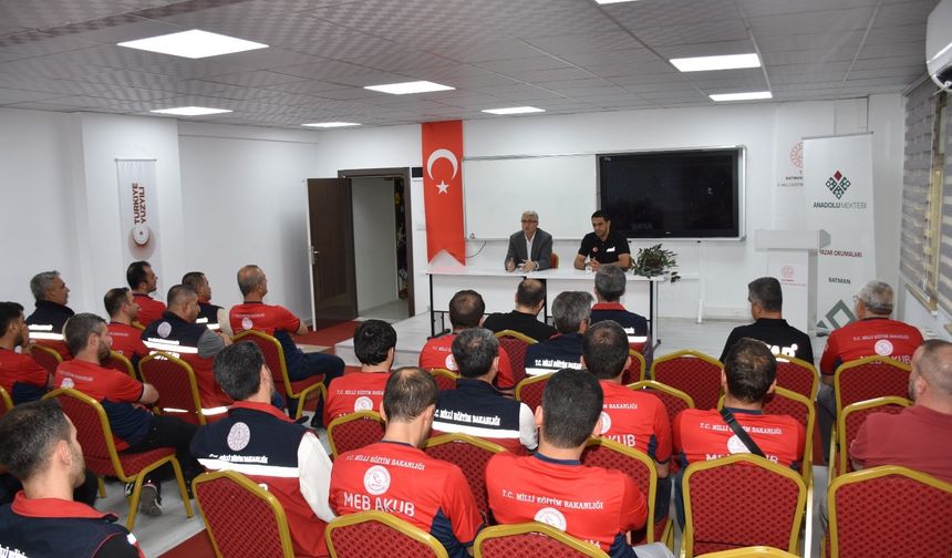MEB AKUB Ekibi İçin Kritik Değerlendirme Toplantısı