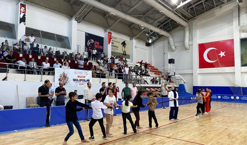 Batman’da Geleneksel Çocuk Oyunlarıyla Spor Salonu Şenlendi