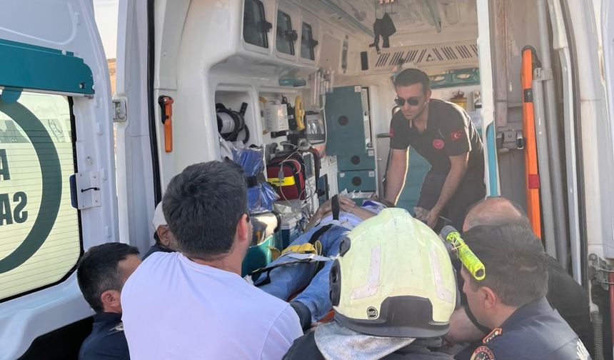 Mardin’de cip ile hafif ticari araç çarpıştı: Biri ağır 9 yaralı