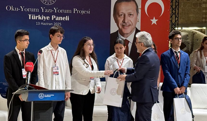 5 Türk destanını çizgi roman haline getiren 11 öğrenciye ödül